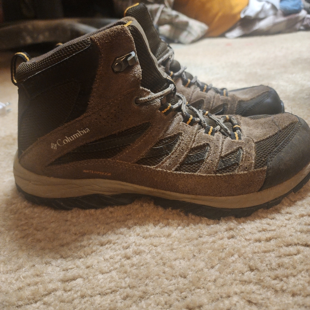 Men's Crestwood™ Mid Waterproof Hiking Boot